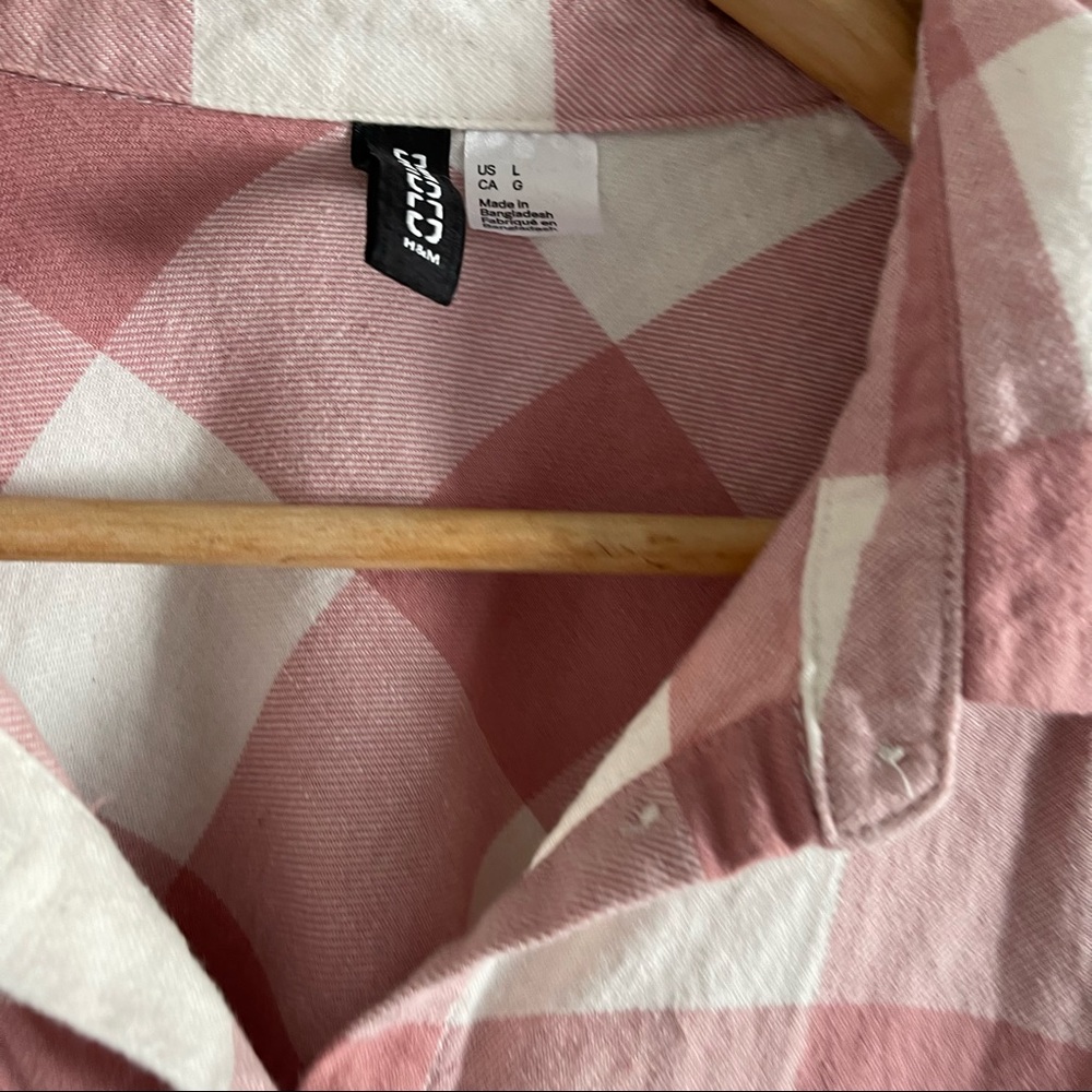H&M Pink Cream Plaid Oversized Button Down - Picture 3 of 5